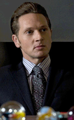 Narcissism-Blog-Matt-Ross-as-Hunter---Just-visiting